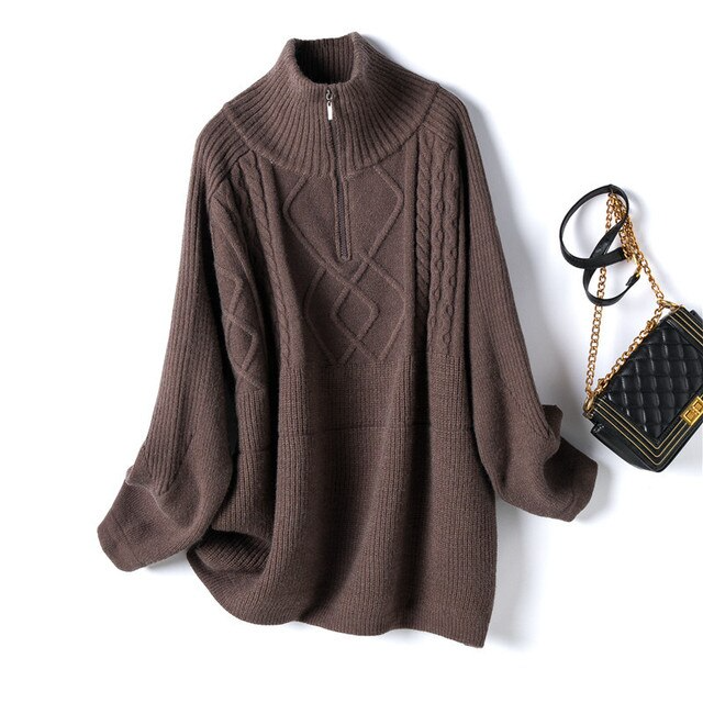 Cozy women's oversized sweater, offering versatile style and comfort for any season.
