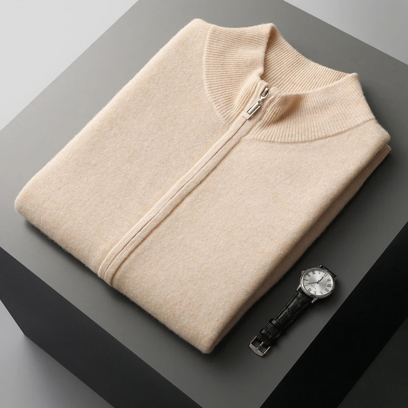 Men's stylish full-zip vest, a versatile sleeveless jacket for modern layering.