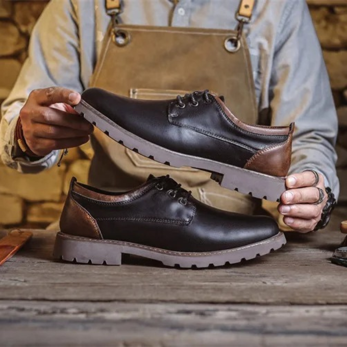 Menswear: Black Cedar Ridge Oxfords, classic dress shoes, ideal for business casual attire.