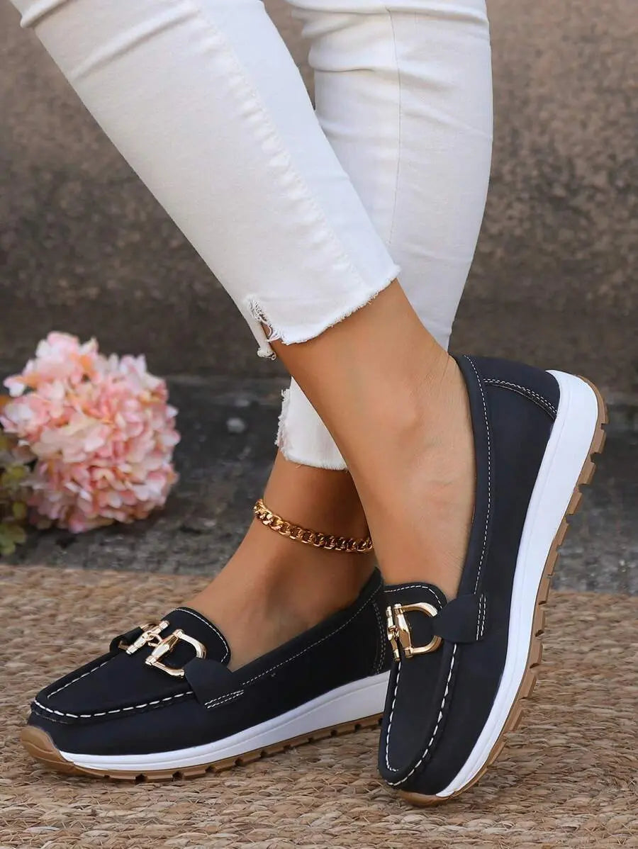 Stylish non-slip women's casual loafers, ideal for work and comfortable everyday wear.