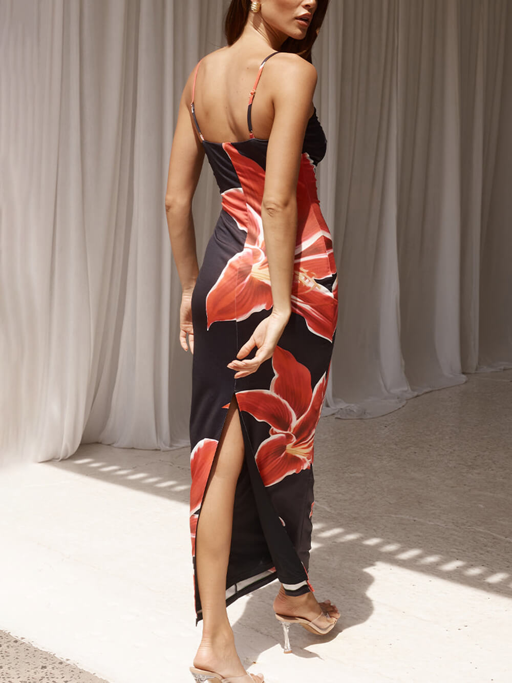 Casual women's long floral beach dress with a beautiful abstract print, perfect for warm summer days.