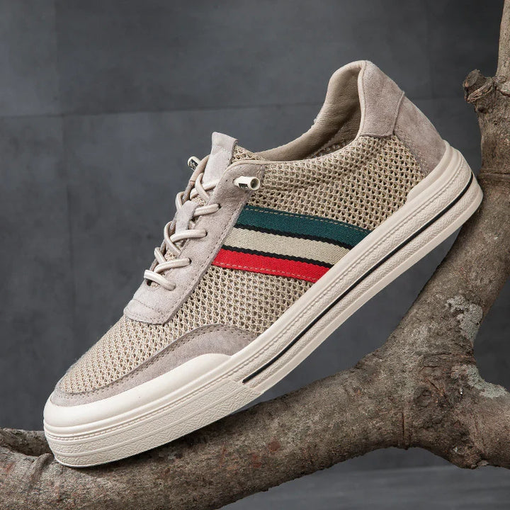 Men's retro sporty casual sneakers in classic design, perfect for everyday style.