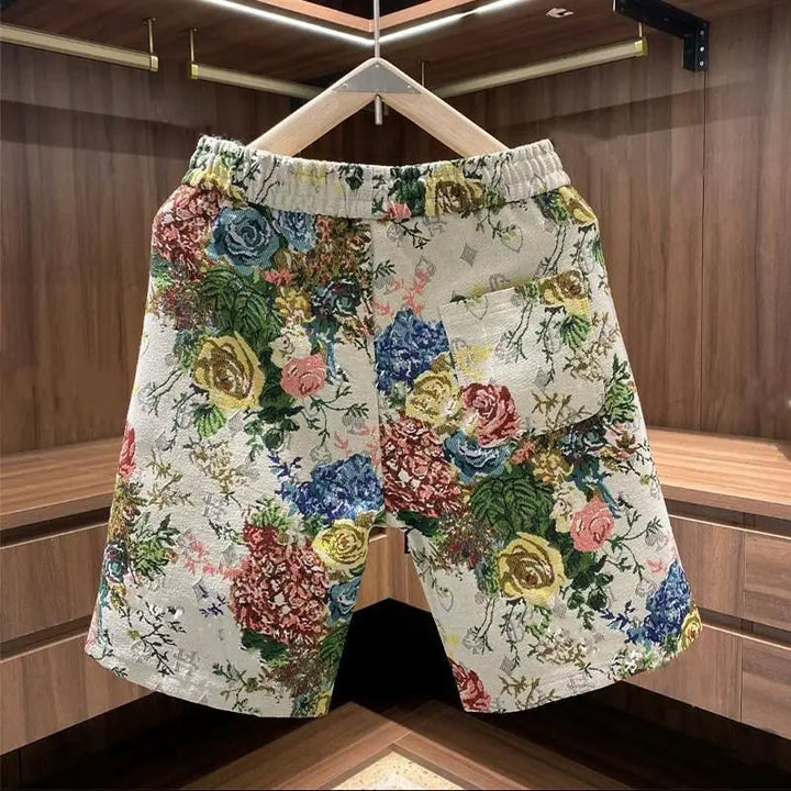 Fashionable men's summer shorts, relaxed fit with eye-catching pattern and drawstring.