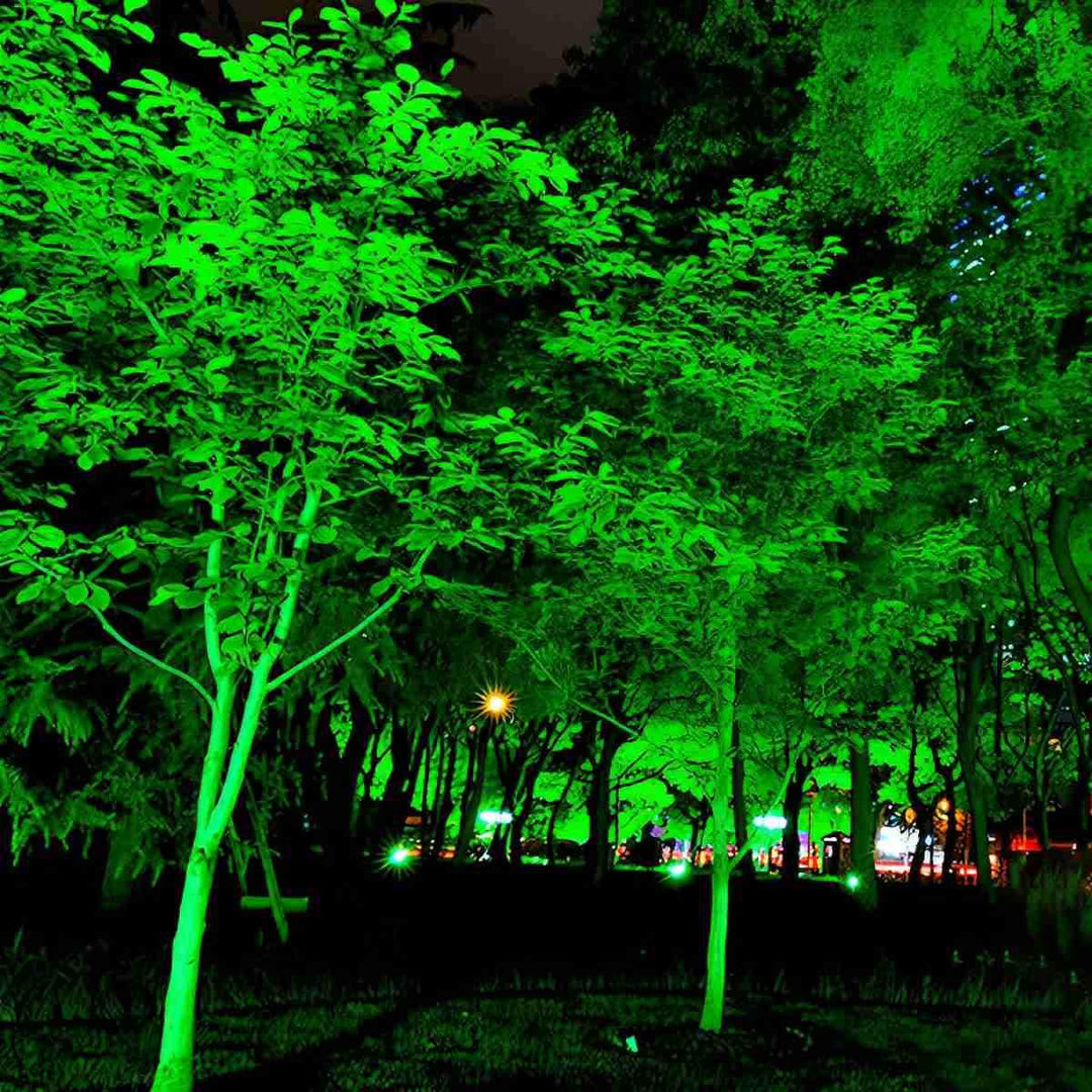 Adjustable LED landscape spotlight for architectural & decorative outdoor lighting, offering versatile plug-in design.