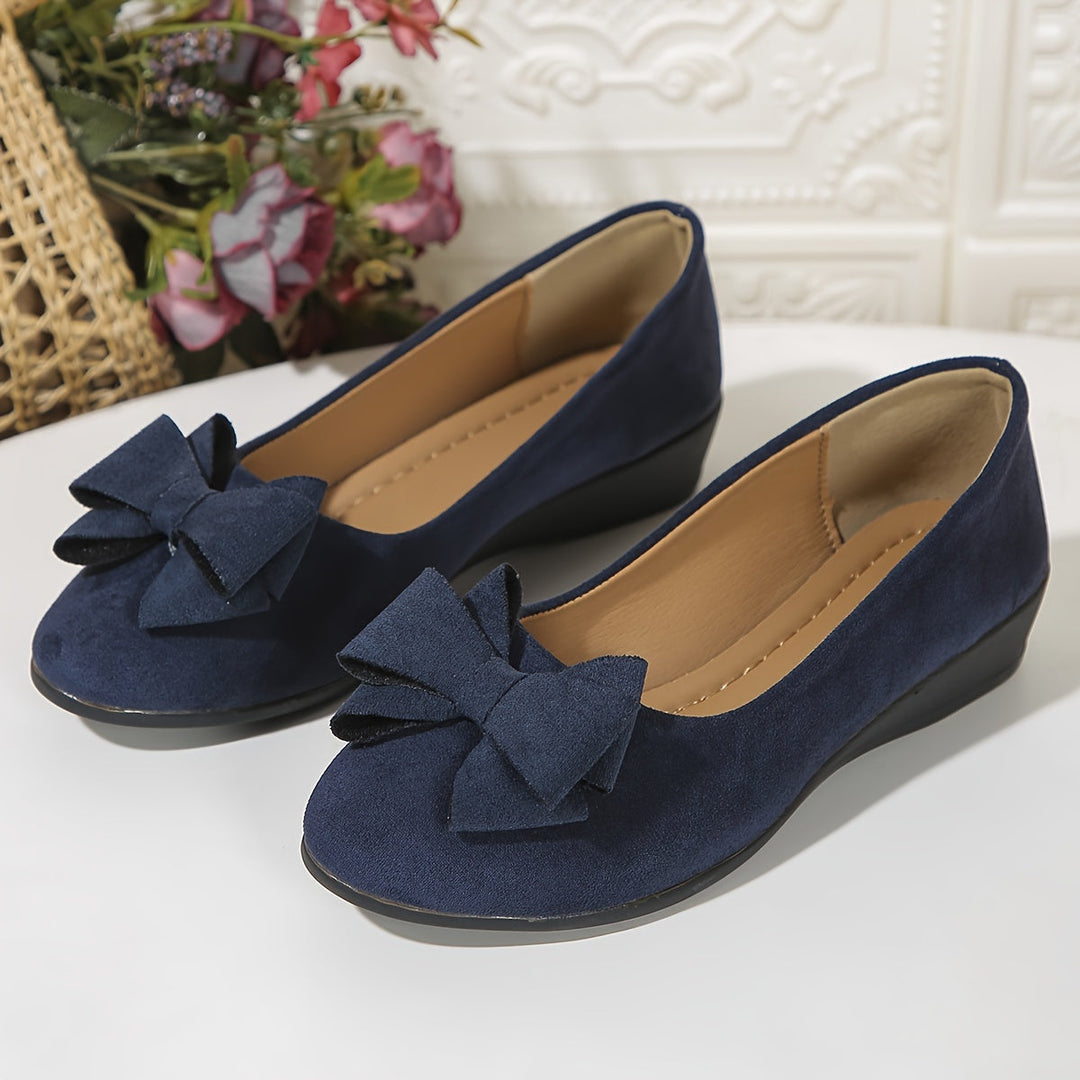Orthopedic women's casual shoes, ensuring comfort and style.