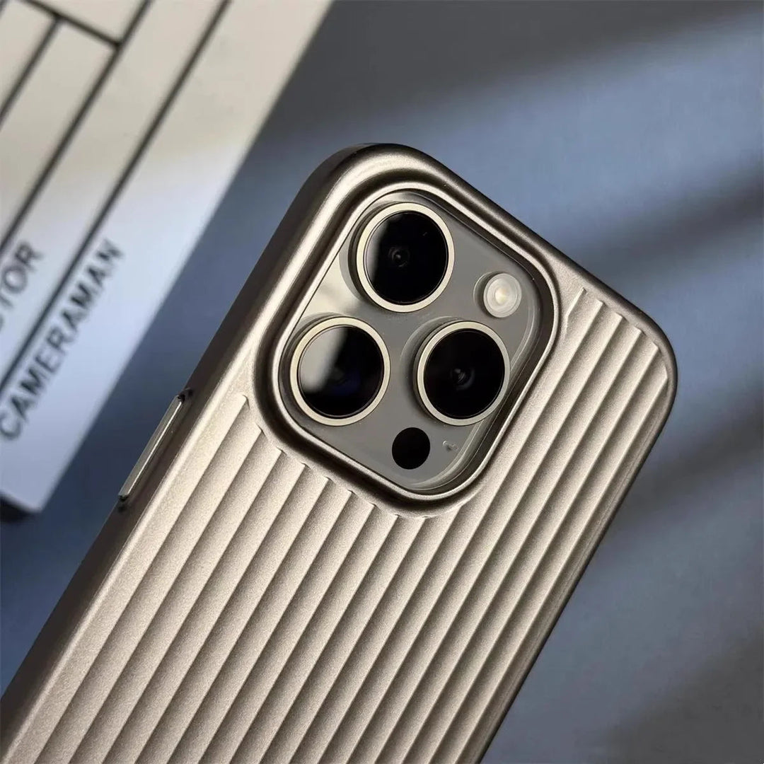 Essential men's protective iPhone case: Titanium Shield Pro, combining a slim design with robust shock absorption.