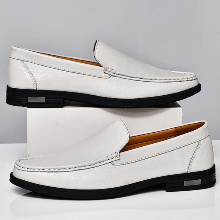 Comfortable men's classic slip-on loafers, stylish dress shoes for versatile and daily use.