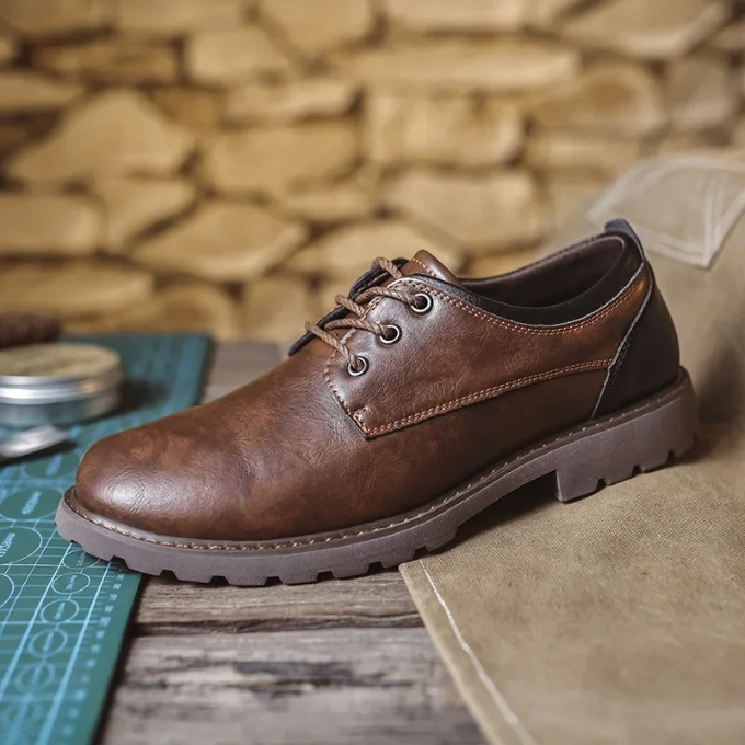 Black Men's Classic Cedar Ridge Oxfords, perfect for dress, business casual, or everyday wear.
