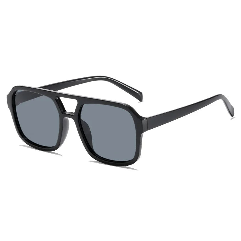 Trendsetting women's square sunglasses. Retro design for a chic look & UV400 eye protection.