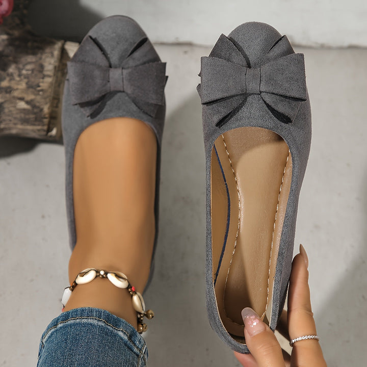 Elegant women's flats with orthopedic benefits for active lifestyles.