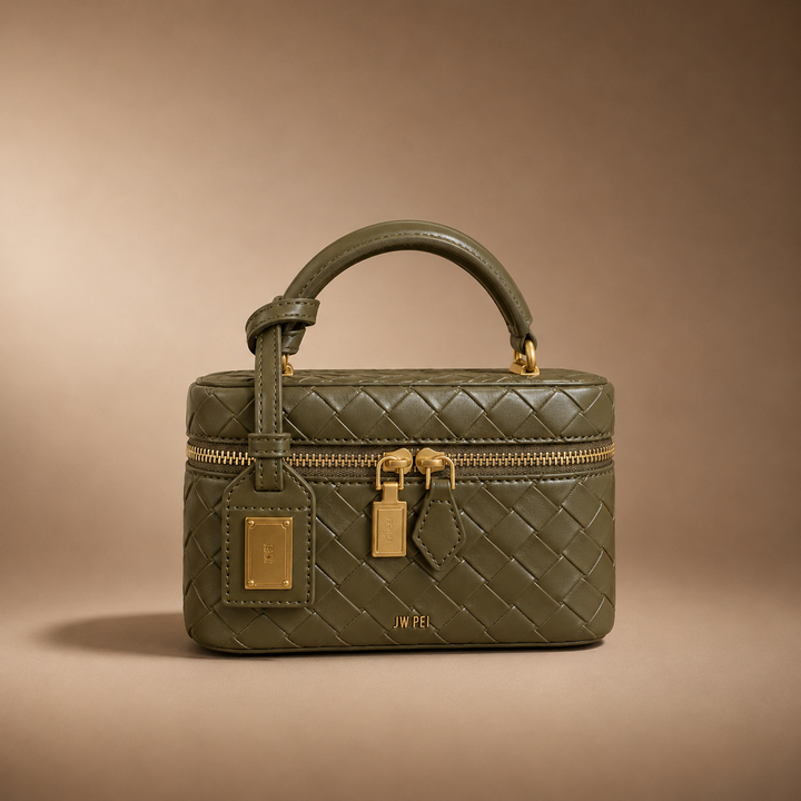 Sophisticated green crocodile embossed faux leather box bag. Women's structured shoulder & crossbody fashion bag.