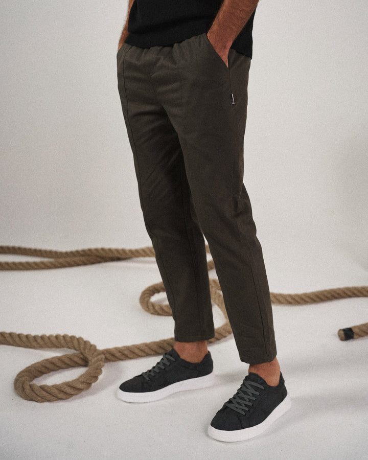 Everyday men's tapered joggers, offering ultimate comfort and a modern, stylish athletic look.