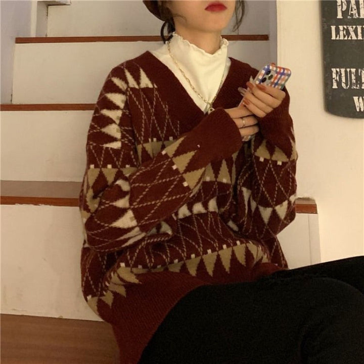 Comfortable women's aesthetic sweater with a relaxed fit, ideal for effortless everyday style and cozy casual wear.