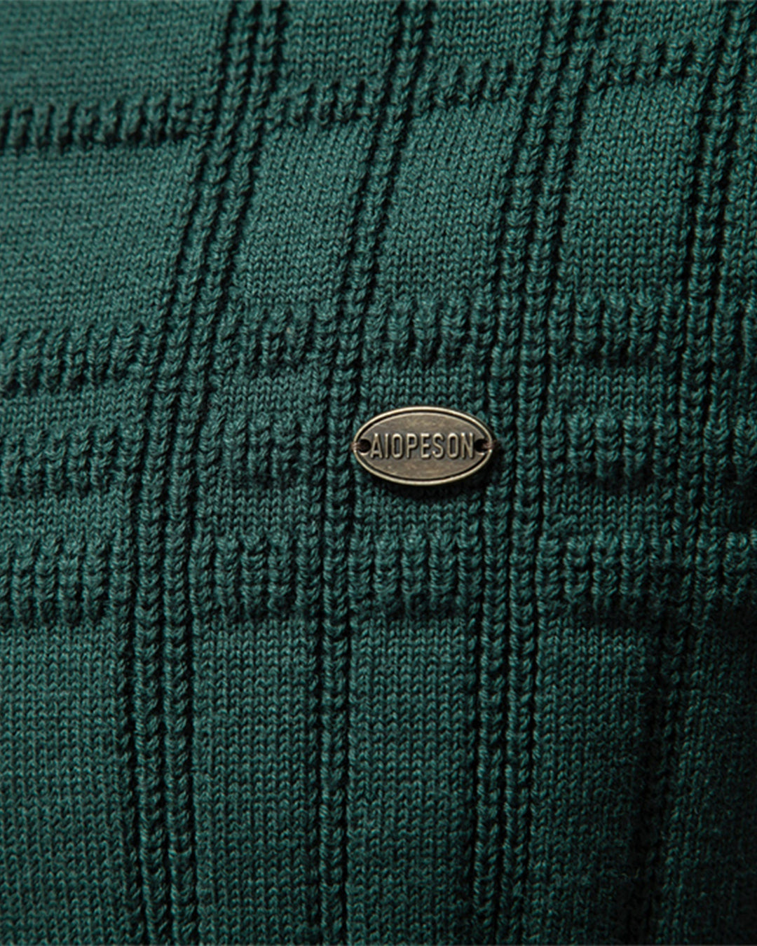 Versatile men's textured knit pullover, great for everyday style and winter layering.