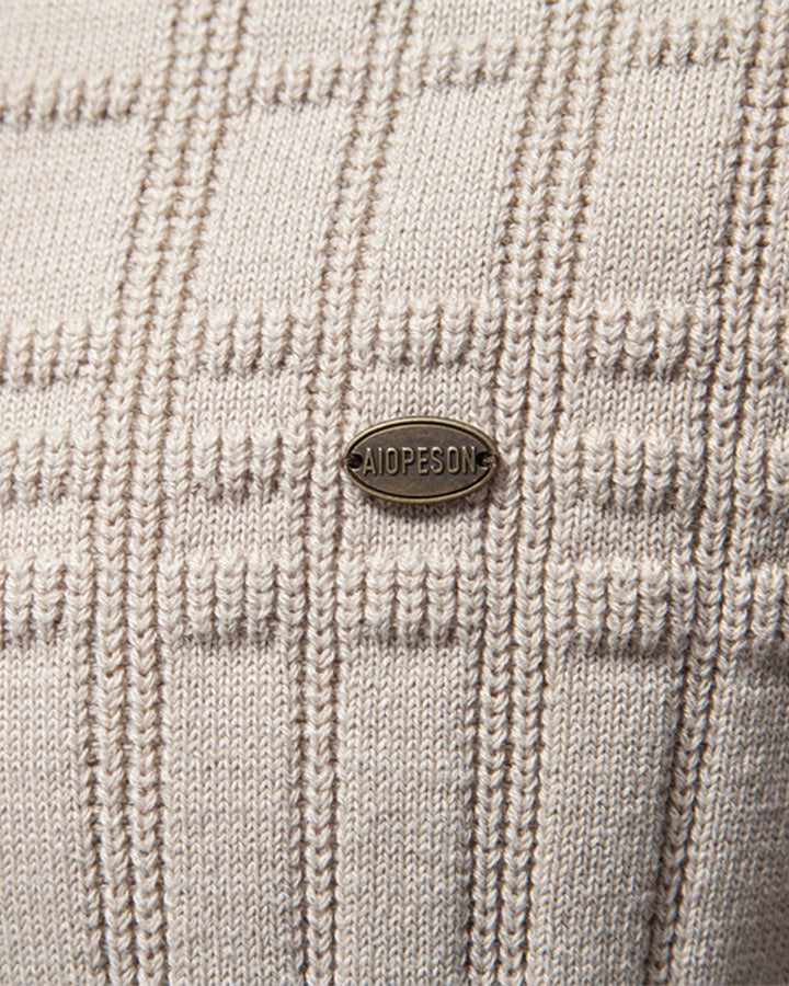 Stylish men's everyday crew sweater, textured knit for effortless layering and fashion.