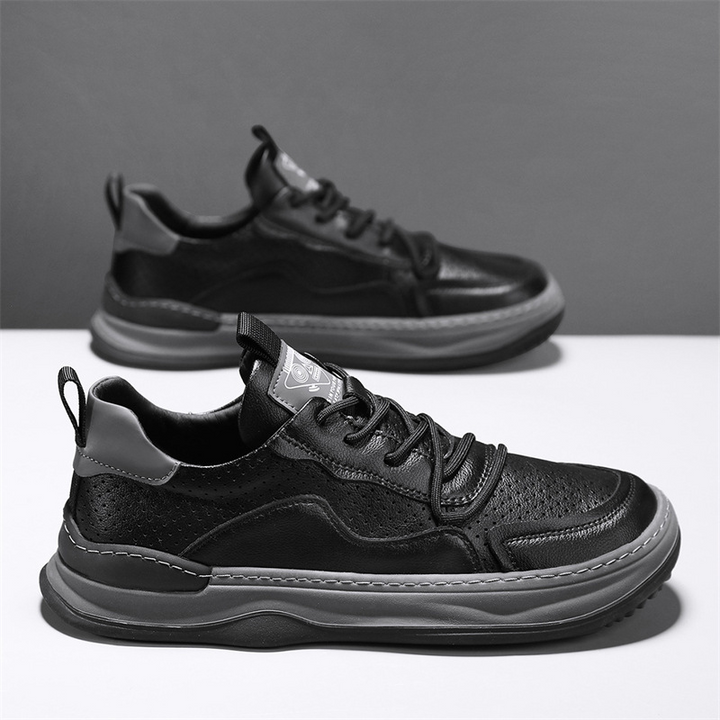 Men's stylish walking shoes. Enjoy superior foot comfort with these versatile casual sneakers, ideal for daily wear.