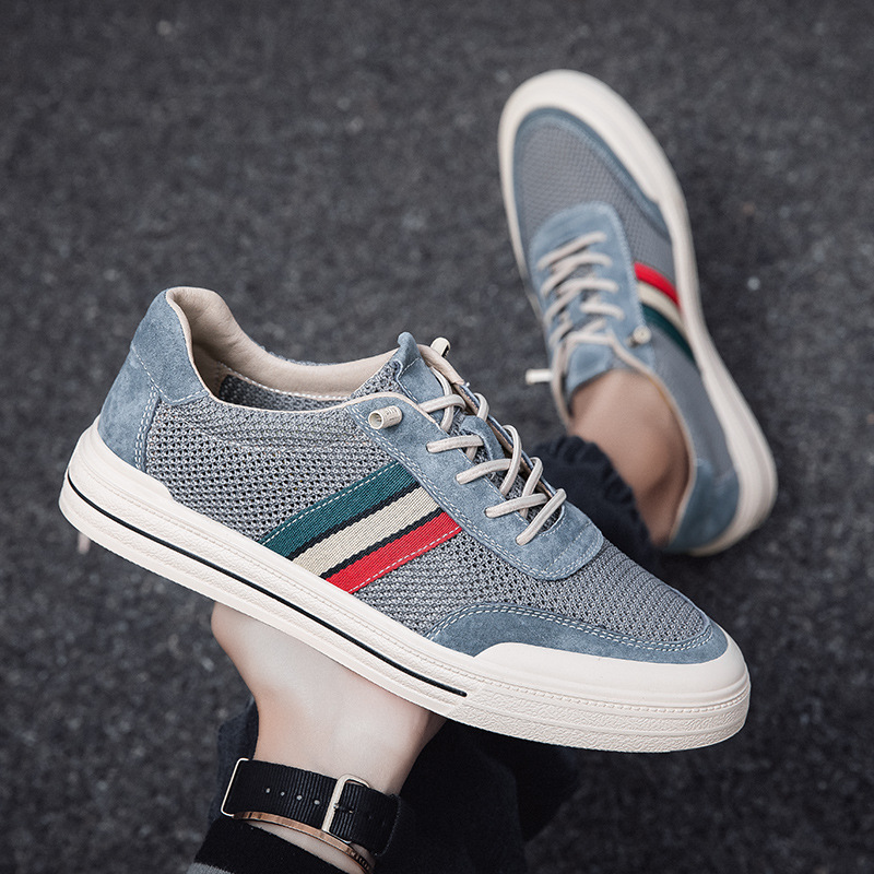 Lace-up retro sporty casual men's sneakers for versatile everyday wear.