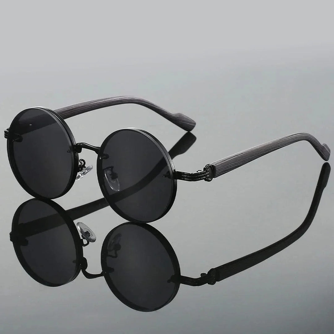 Retro round gradient lens sunglasses for unisex, offering UV protection and anti-glare, a timeless accessory.