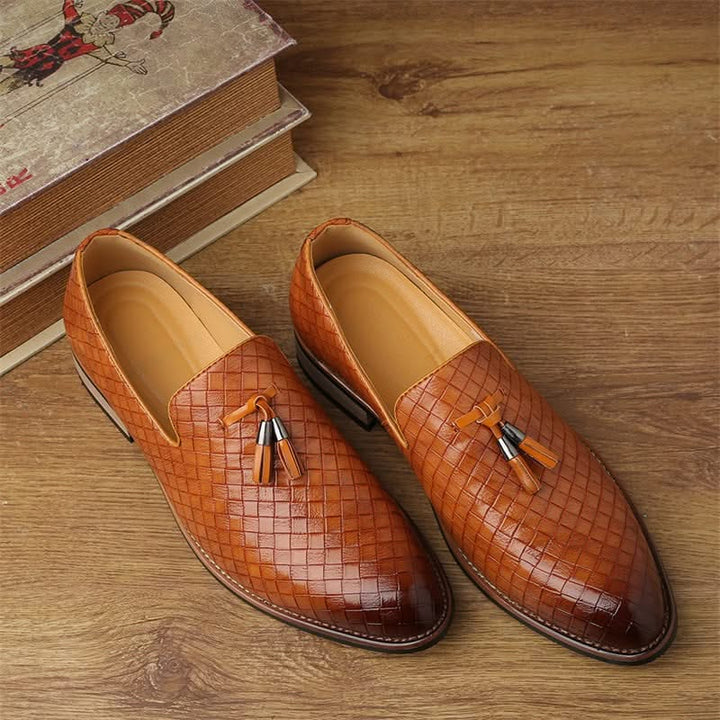 Men's comfortable slip-on dress shoes: Woven loafers with elegant tassel detail. Versatile men's fashion.