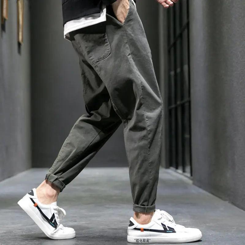 Tapered men's joggers with an urban, athletic fit. Ideal for casual comfort & active lifestyles.