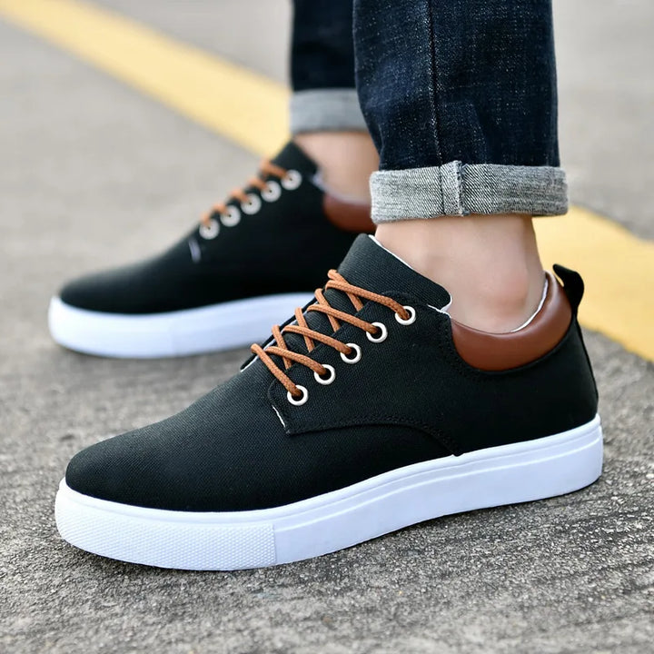 Versatile men's minimalist dress shoes, perfect for formal & casual everyday wear.