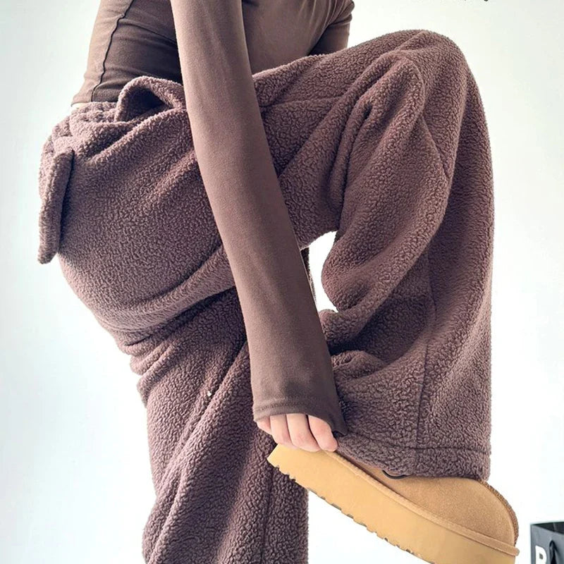 Premium ultra-soft unisex sweatpants, cozy feel with pockets and a drawstring waist for optimal comfort.