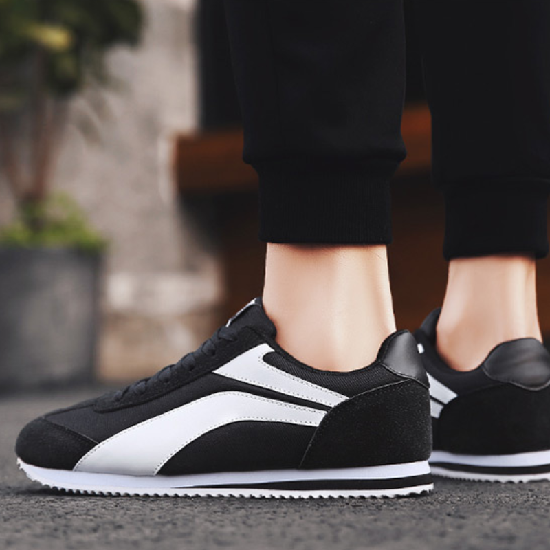 Comfortable RetroStride men's walking shoes, lightweight & perfect for casual everyday wear.