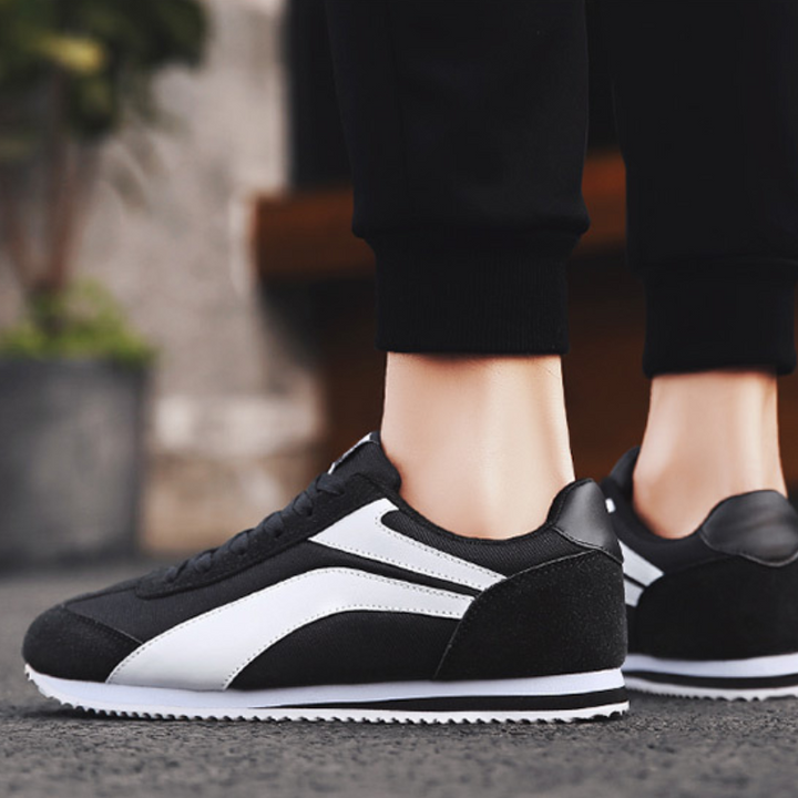 Comfortable RetroStride men's walking shoes, lightweight & perfect for casual everyday wear.