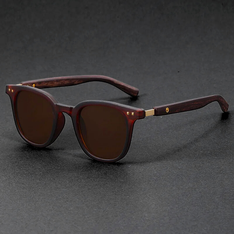 Unisex sunglasses: sleek acetate frames, comfortable wooden arms, 100% UV protection.