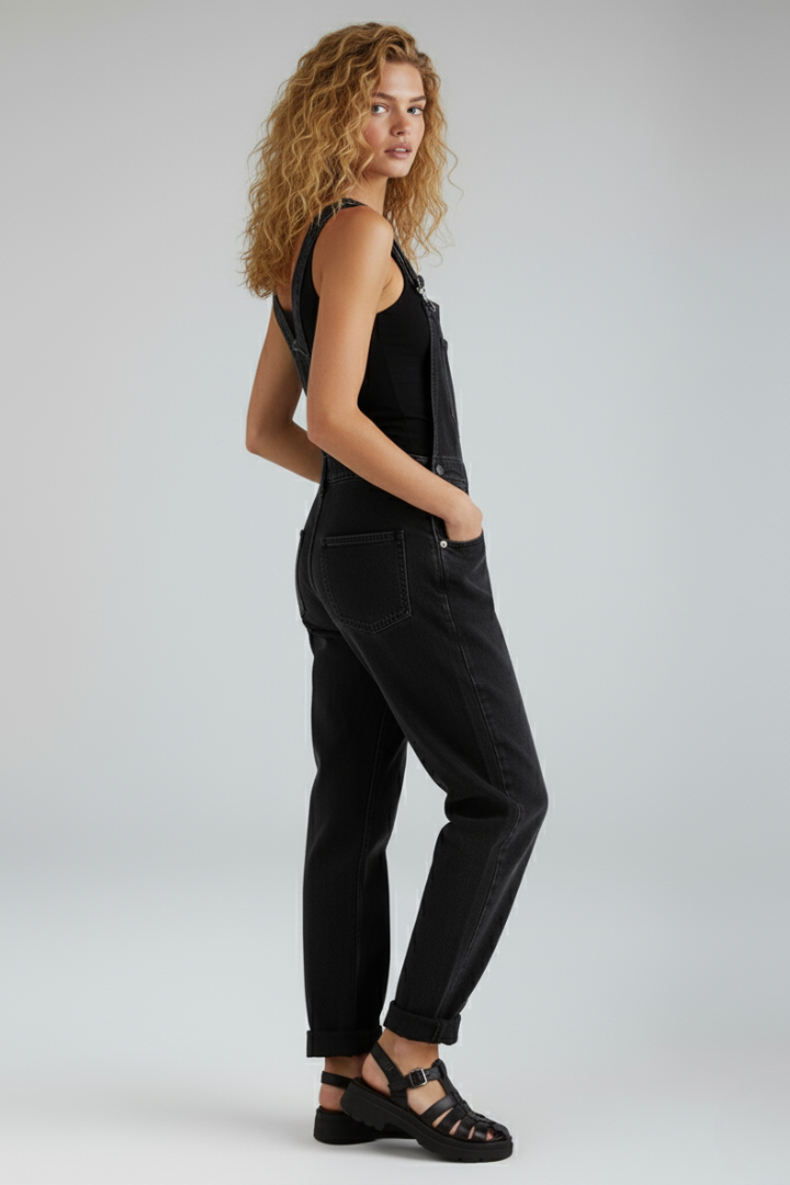 Stylish women's loose-fit everyday jumpsuit. A versatile, comfortable one-piece with a chic round neck design.