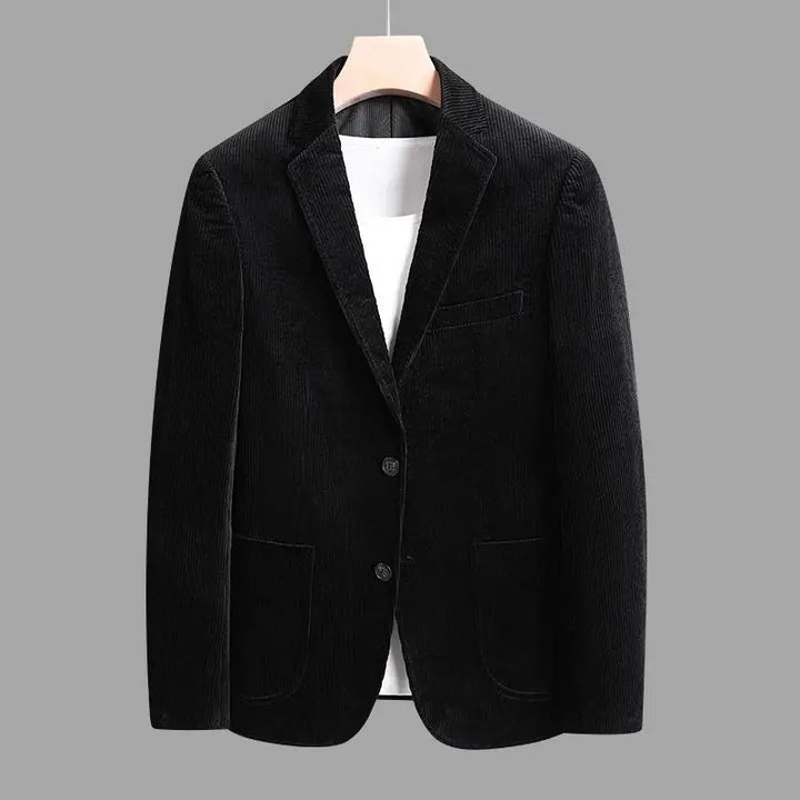 Modern men's tailored blazer with a sharp fit, suitable for professional wear and stylish outerwear.