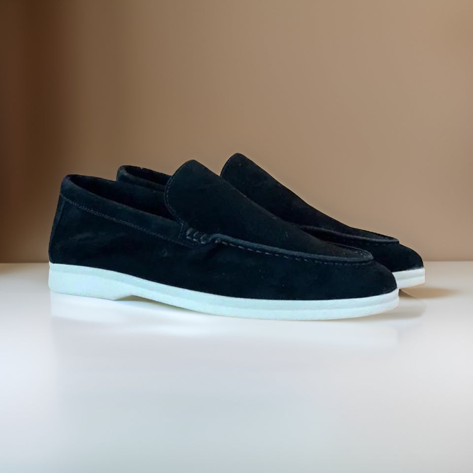 Smart casual men's slip-on loafers, comfortable and elegant for versatile fashion.