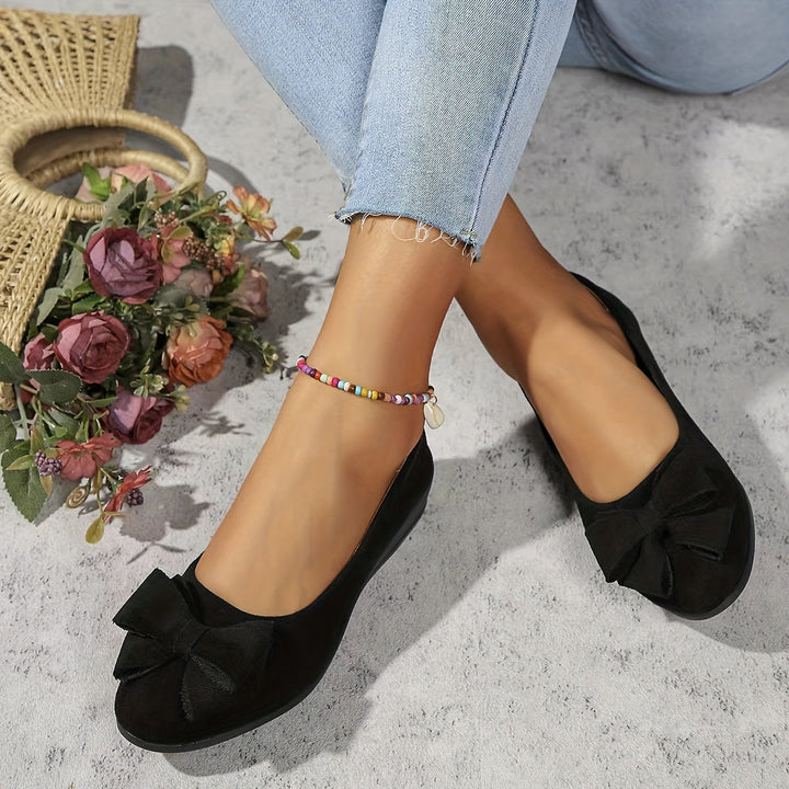 Comfortable and stylish women's orthopedic flats for versatile wear.