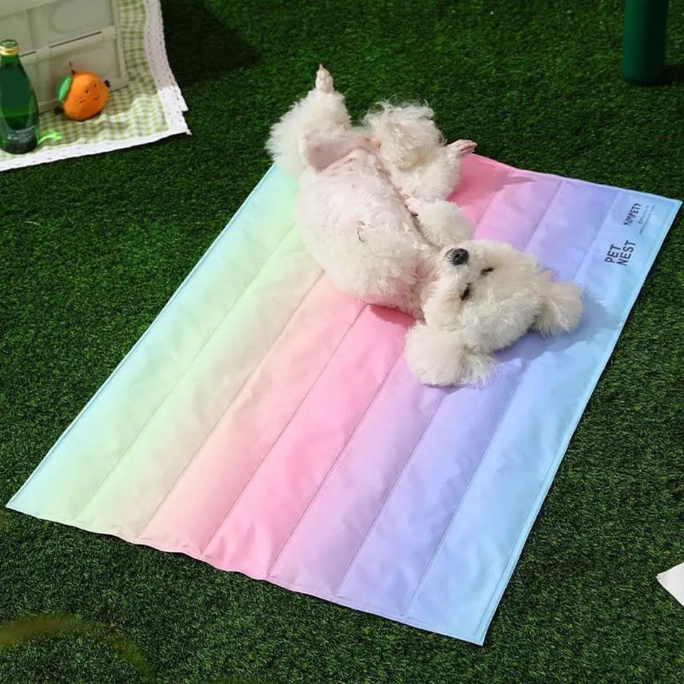 Summer pet mat: rainbow gradient cat and dog bed, self-cooling technology for pet comfort
