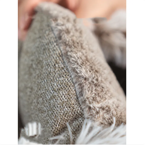 Plush washable cat bed with a fluffy edge, ideal pet furniture for a restful cat sleep