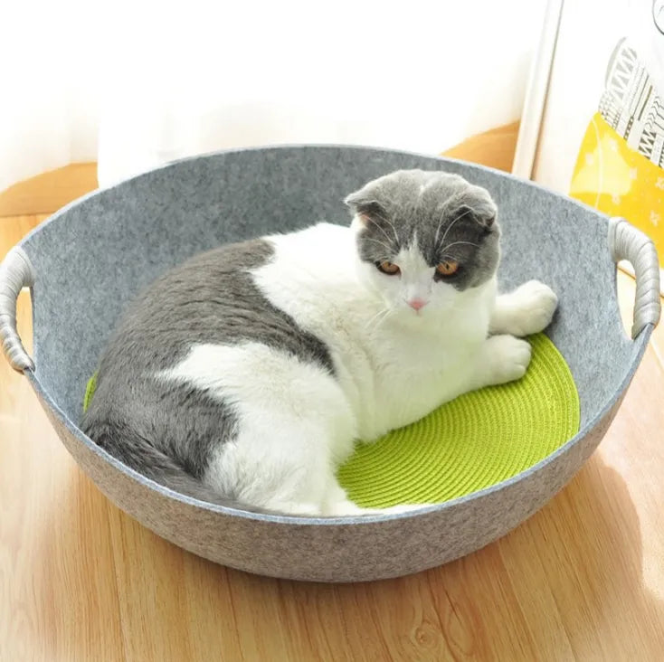 Cozy gray felt cat bed with sturdy handles, designed for feline comfort and easy portability.