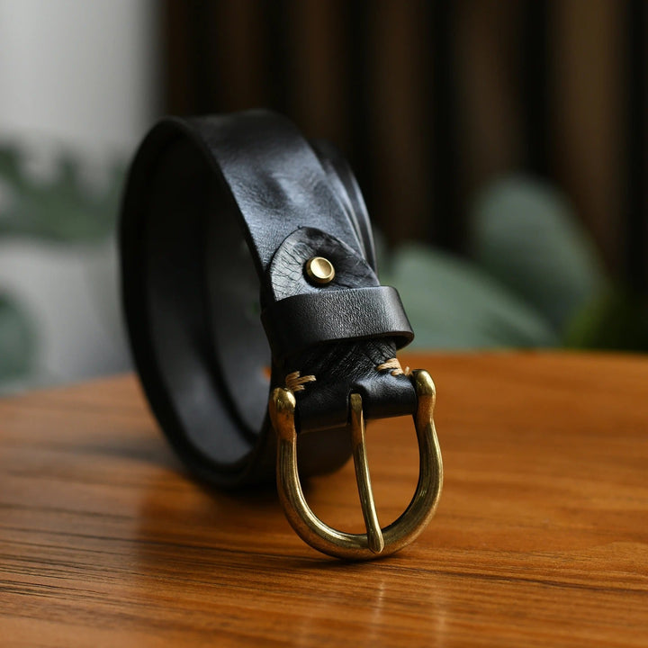 High-quality men's full-grain leather belt. Long-lasting cowhide, a timeless accessory for men.