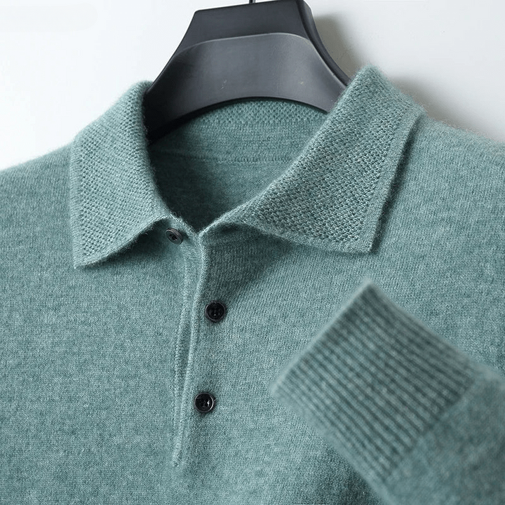 Elegant men's long sleeve cardigan, providing everyday comfort and versatile fashion.