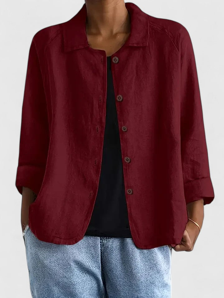 Casual women's top, a versatile loose-fit design. Great for comfortable layering & seasonal fashion elegance.