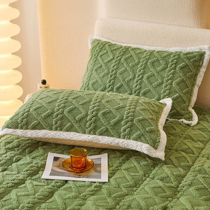 Fluffy polyester fitted sheet mattress cover. Cozy, insulating bedding for winter sleep, anti-static.