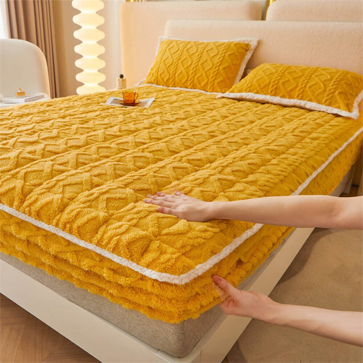 Unisex fluffy fitted sheet mattress cover. Cozy, washable, pet-friendly bedding for ultimate comfort.