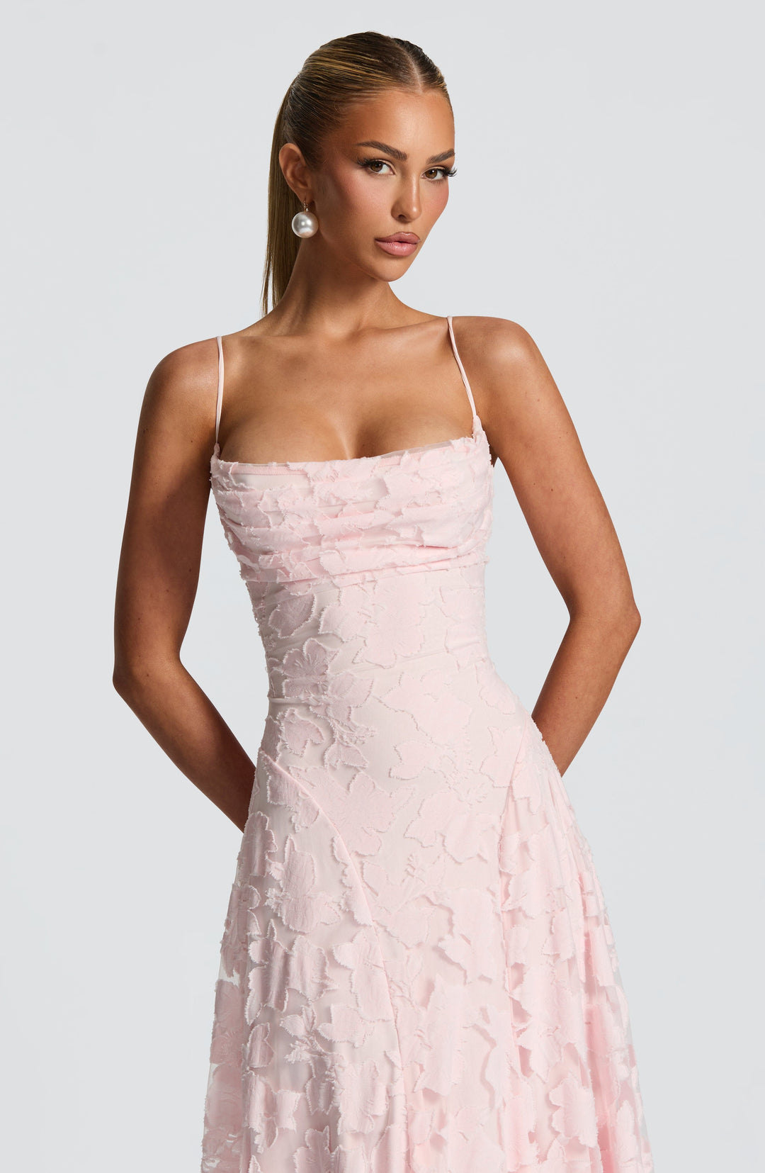 Chic strappy A-line floral maxi dress for women, elegant evening gown suitable for various formal events.
