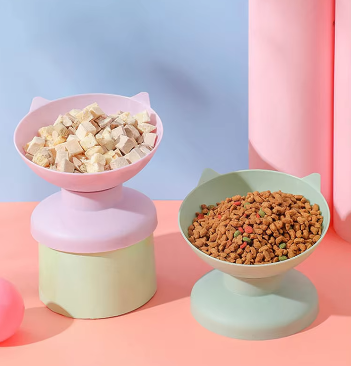 Ergonomic elevated pet bowl, white ceramic, for cats & small dogs, cervical spine protection.