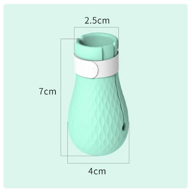 Pet supplies: green silicone cat paw protector caps ensuring gentle grooming and animal hygiene.