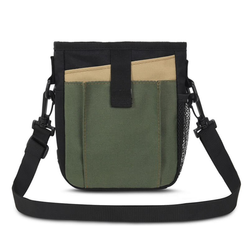 Versatile pet training treat bag, suitable for dog walking and outdoor gear, keeping essentials close at hand