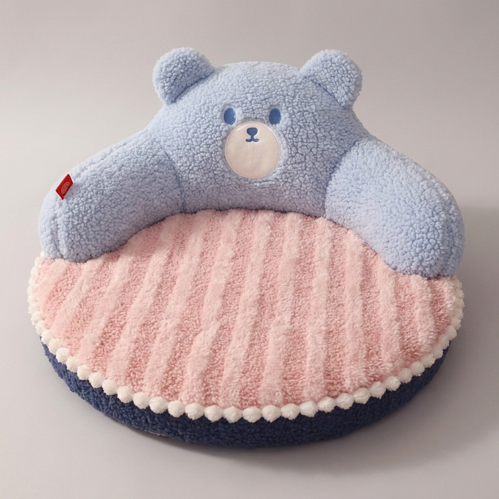 Cute pink or brown bear-shaped plush pet mat for ultimate comfort. Ideal cozy sleeping bed for cats & small dogs.