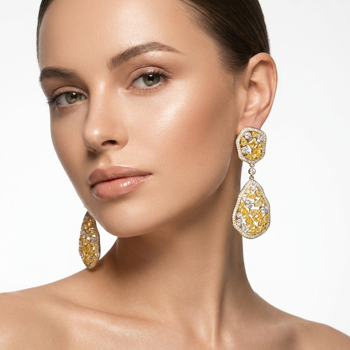 Elegant women's drop earrings with brilliant shimmer, ideal for a glamorous evening look.