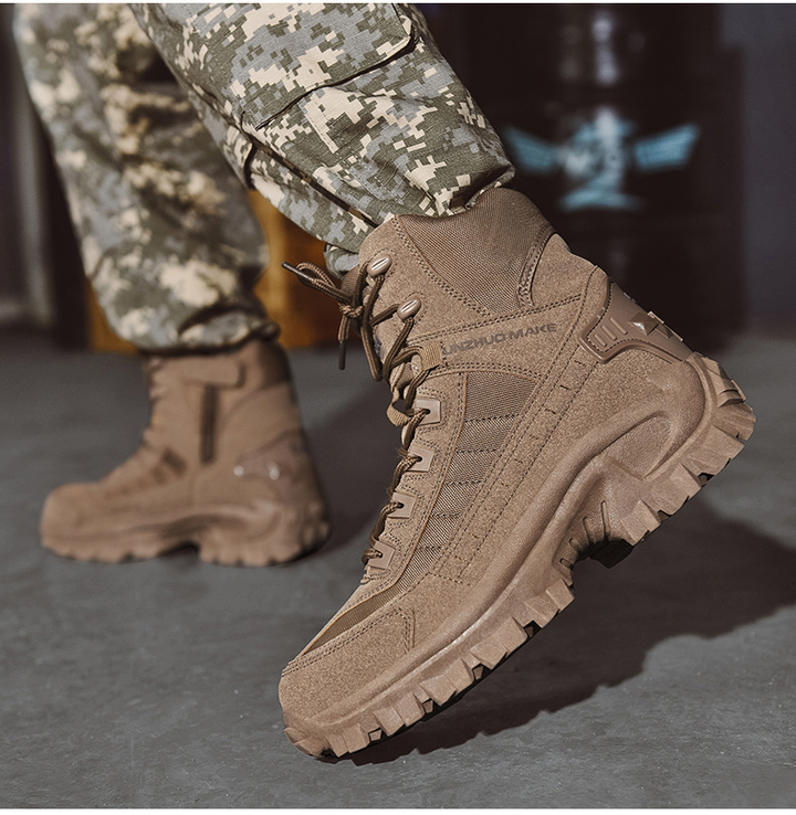Durable men's work boots, lace-up design, ideal for tactical and hiking needs, excellent traction.