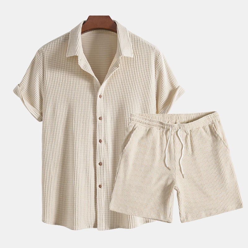 Men's casual summer set: short sleeve shirt & drawstring shorts for relaxed everyday wear.