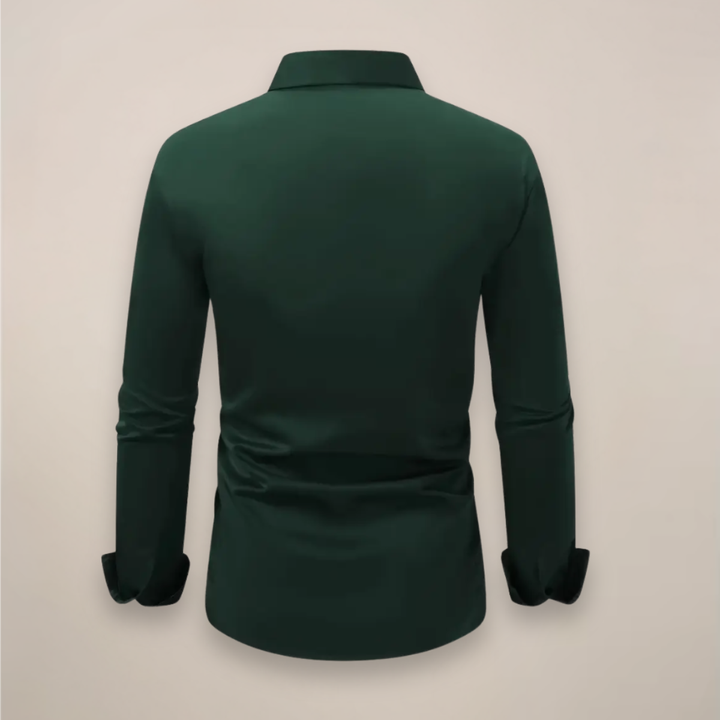 Sophisticated men's slim-fit long sleeve shirt, perfect for business meetings or a polished casual look.